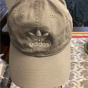 adidas Trefoil Baseball Cap in Taupe. Unisex